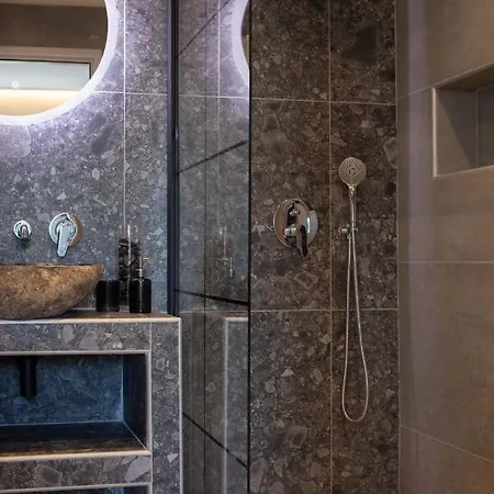 Live The Local Life , Old Town Apartment